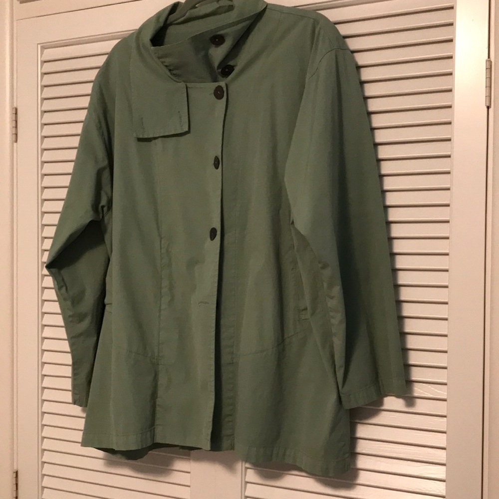 Lightweight jacket, sage, sz med, inside zip or button. 2 outside pockets.